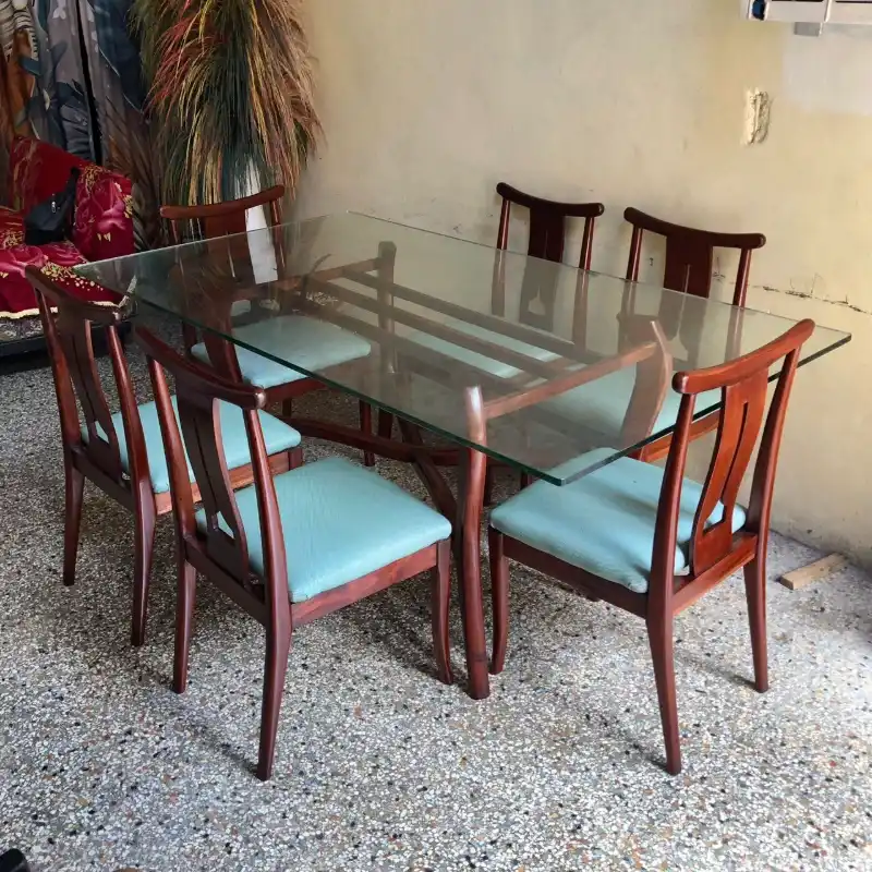 Juego de comedor electrón