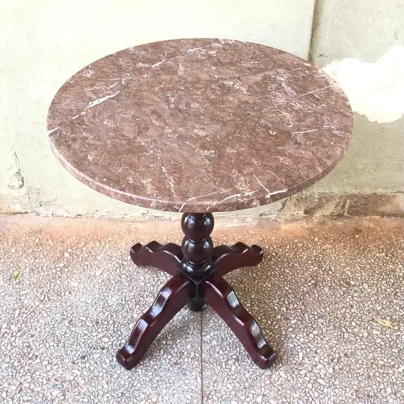 Mesa con mármol