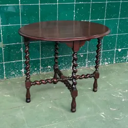 Mesa ovalada