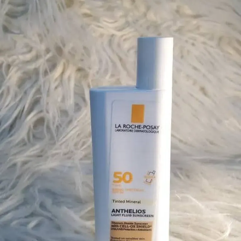 Anthelios Fluido Invisible Facial SPF 50