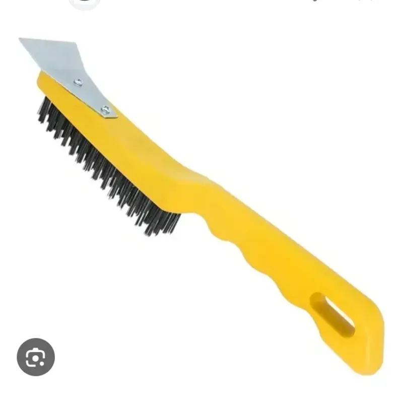 Cepillo de alambre con espátula.