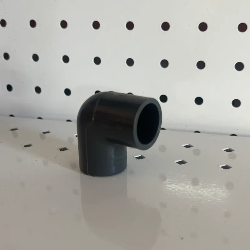 Codo liso PVC 1/2 x 1/2