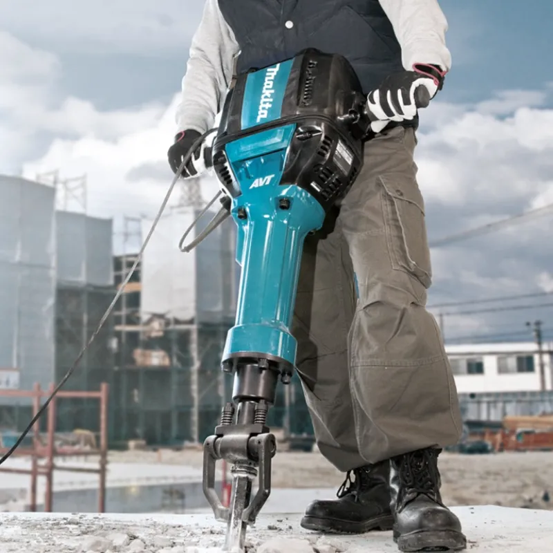 MAKITA. Martillo demoledor (HM 1812).