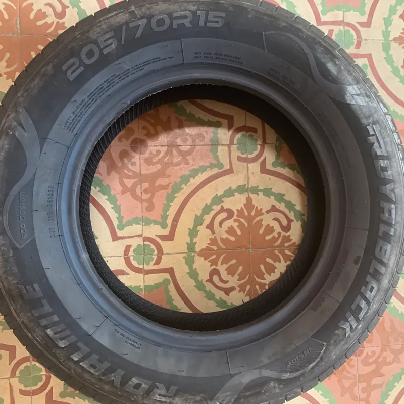 Neumáticos de paseo 205/70R15