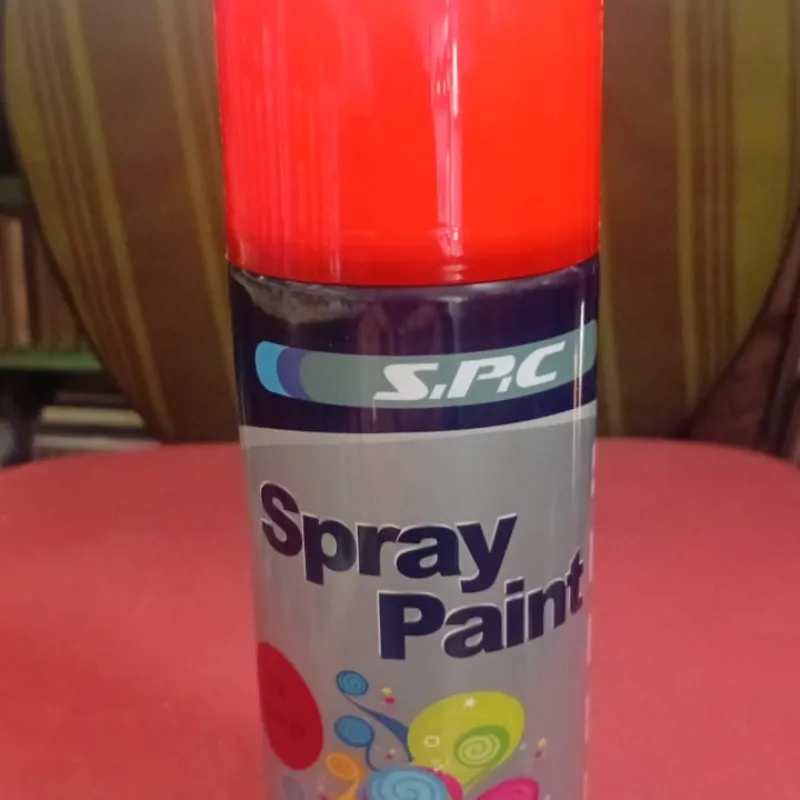 Spray paint  color rojo