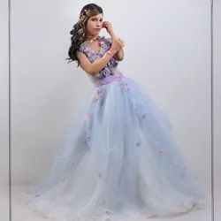 Vestido Violeta Claro con Detalles de Florecitas