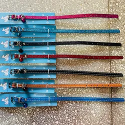 Collar de Brillo y de Cuero con Cascabel 