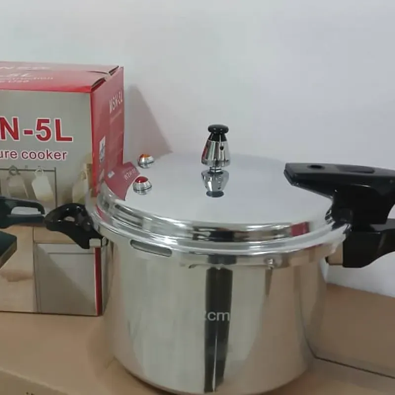 Olla de presión de 3 pistones 