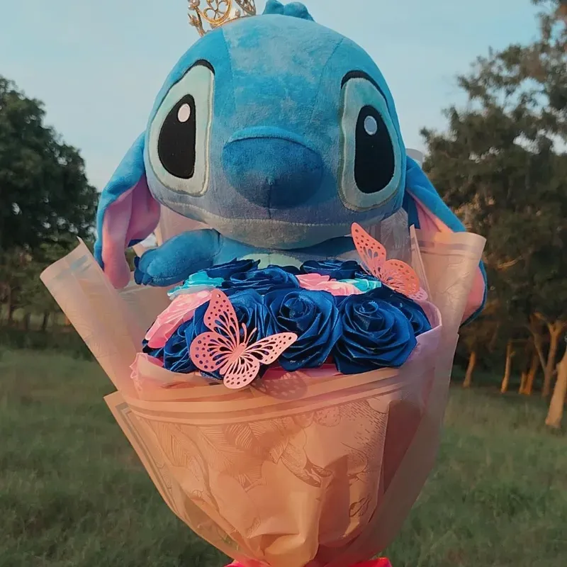 Rosas y Stitch💙