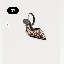 Zapato puntifino de tacón 