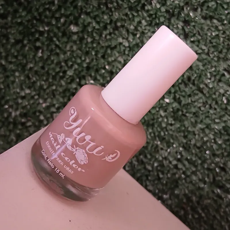 Pintura de uña natural beige