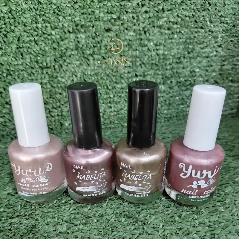 Pinturas de uñas naturales tonos carmelitas y beige