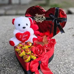 Caja con peluche y bombones