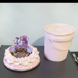 Conjunto de cake y helado artesanal