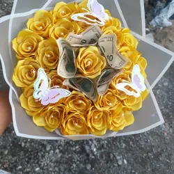 Ramo con 50 USD reales