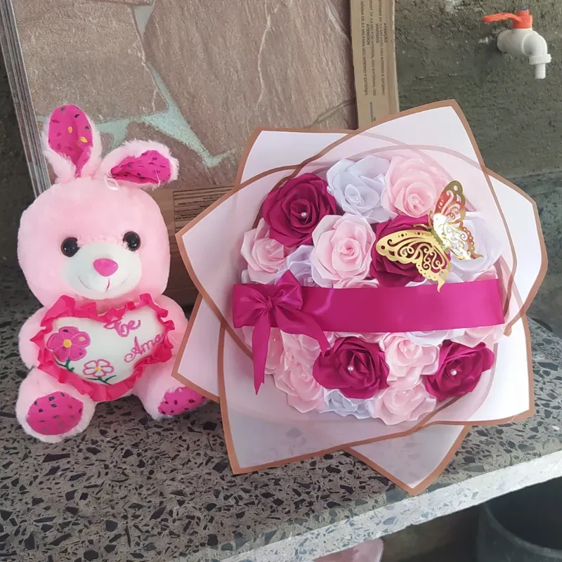 Ramo y peluche 