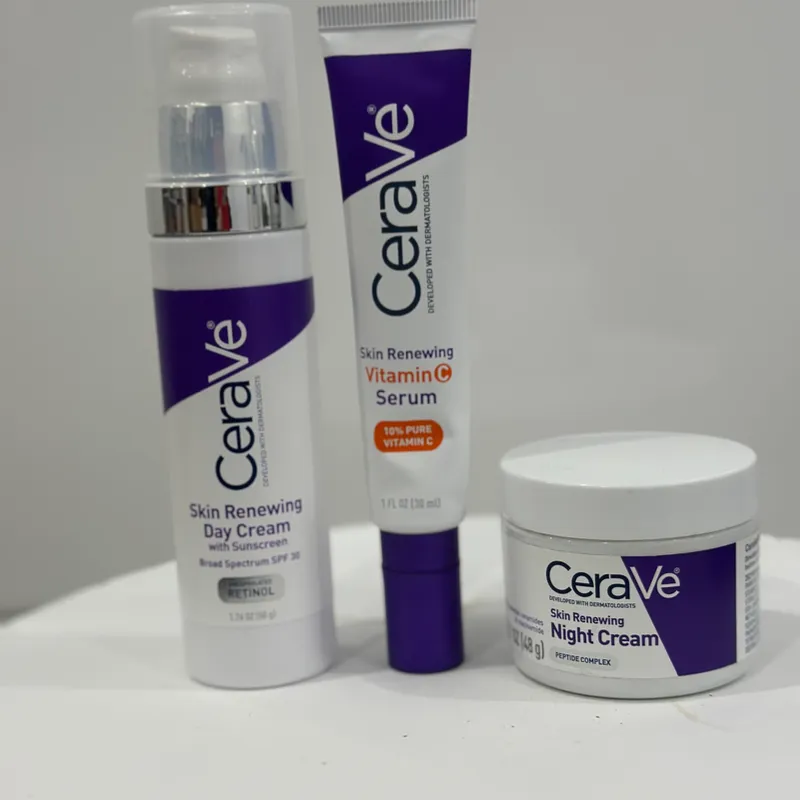 Cera Ve kit morado Skin Renewing