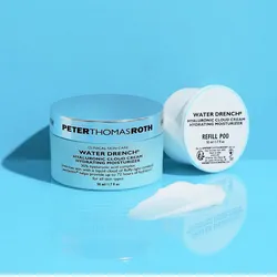 Crema De Nube Hialuronica empapada con agua de Peter Thomas Roth 