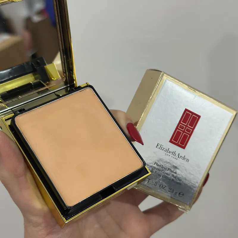 Elizabeth Arden Base en Crema 