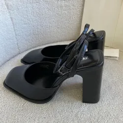 ✅Tacones destalonados de punta cuadrada de la marca Zara.
