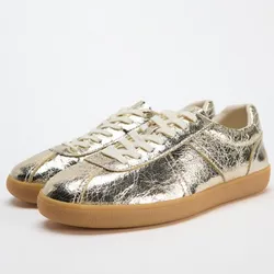 Zapatillas Deportivas Efecto Metalizado de Zara