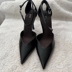 ✅Zapatos de salón negros de Zara