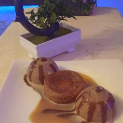 Baby flan con helado 
