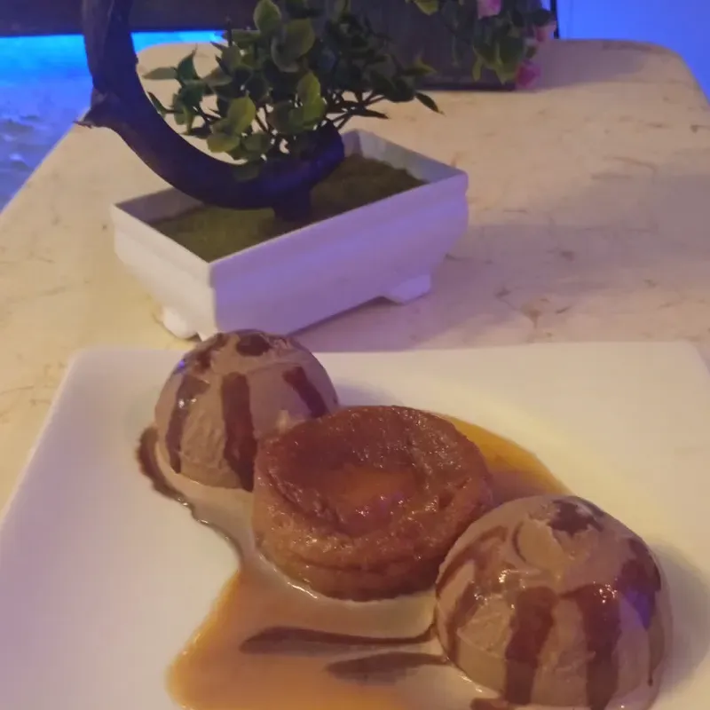 Baby flan con helado 