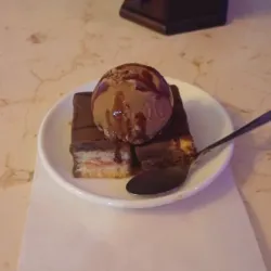 Dulce fino con helado 