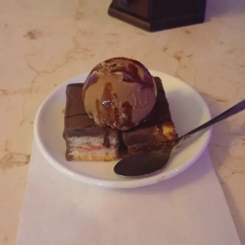 Dulce fino con helado 