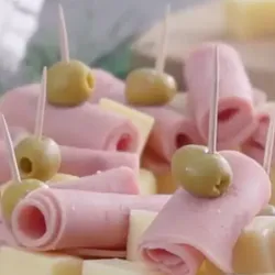 PICADERA DE JAMÓN, QUESO Y ACEITUNAS