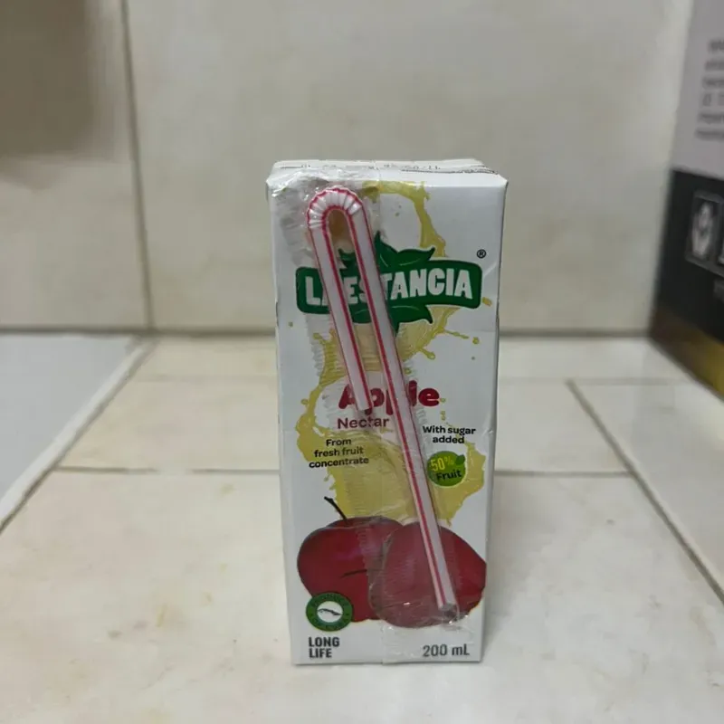 Caja de jugo de Manzana 