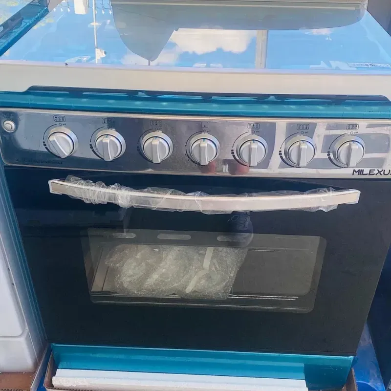 Cocina Milexus 6 hornillas y horno 