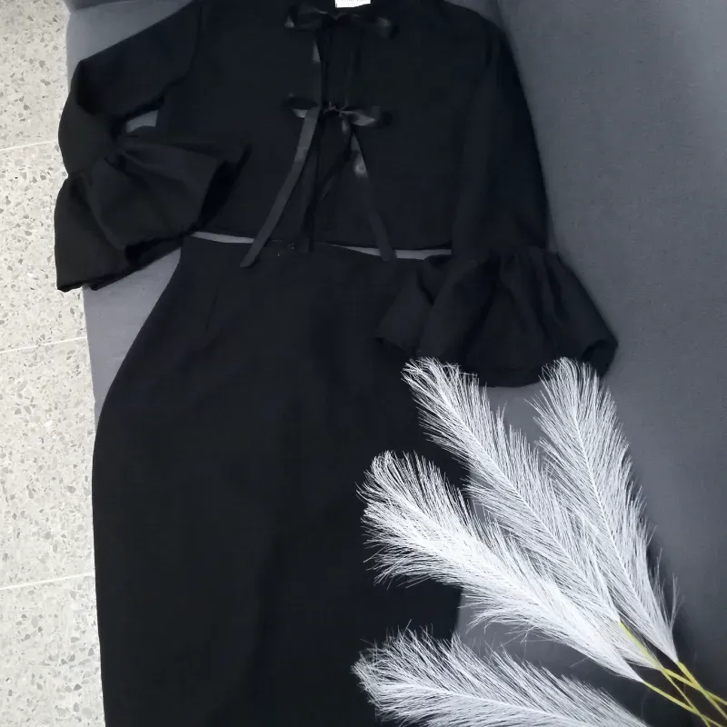 Cjnto chaqueta corta saya tubo elastizada 