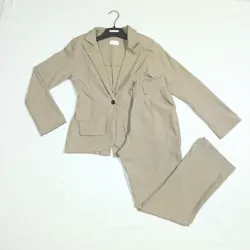 Traje de mujer  