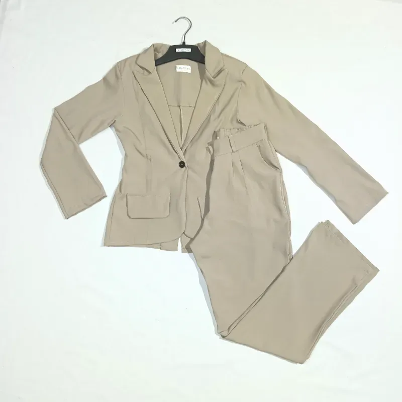 Traje de mujer  