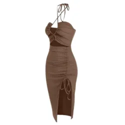 Vestido con tiras cruzadas en el escote y abertura 