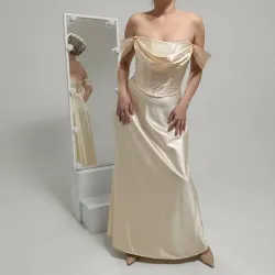 Vestido corset estilo romántico