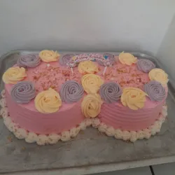 Cake de capuchino doble, usted escoge el relleno. 