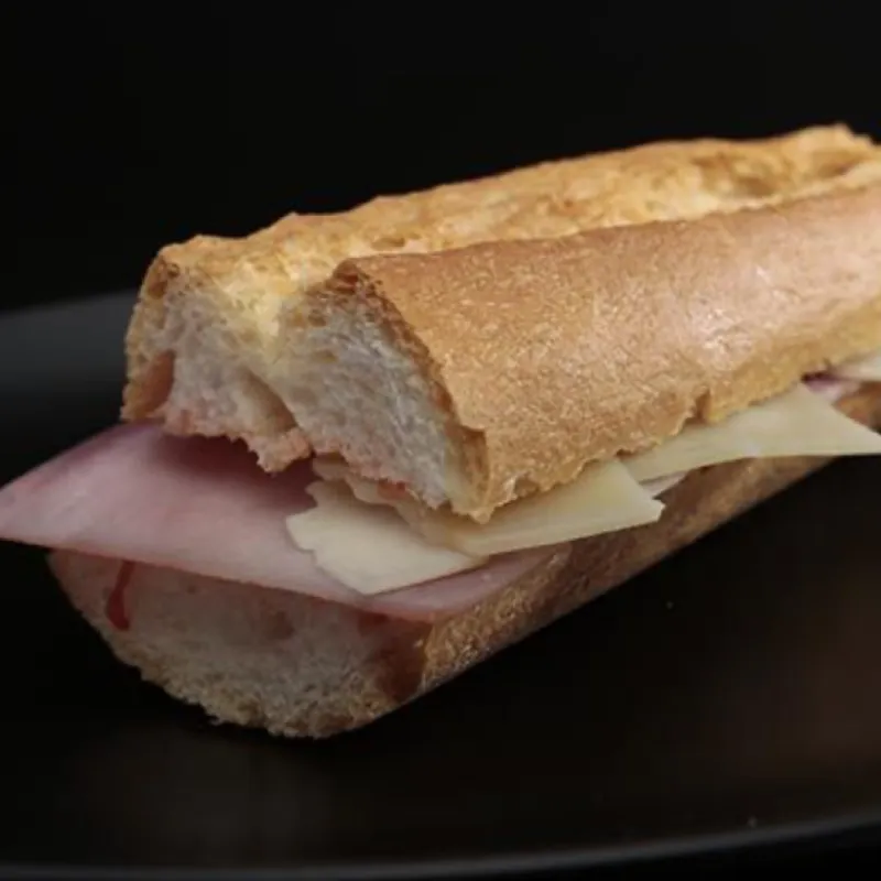 Sandwich de Jamón Bravo