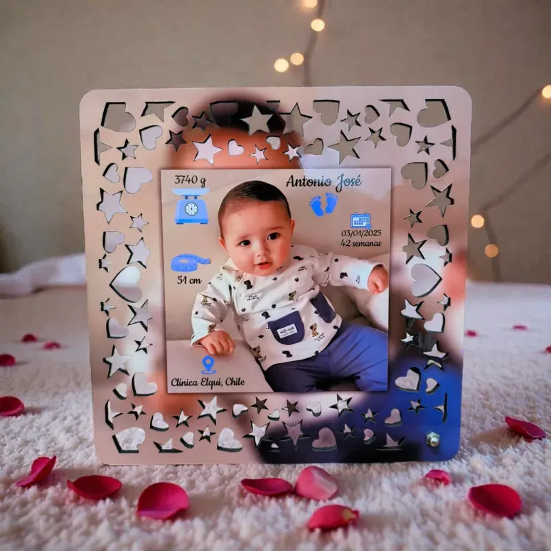 Cuadro MDF decorado con estrellas y corazones