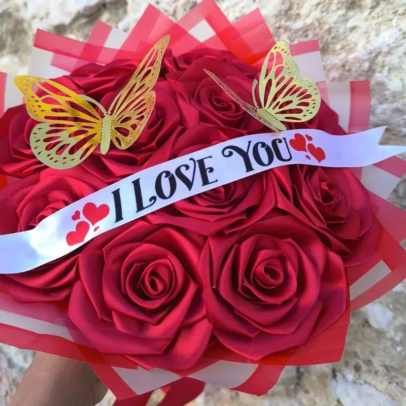 ❤️ Ramo Rojo de Satén – “I LOVE YOU”