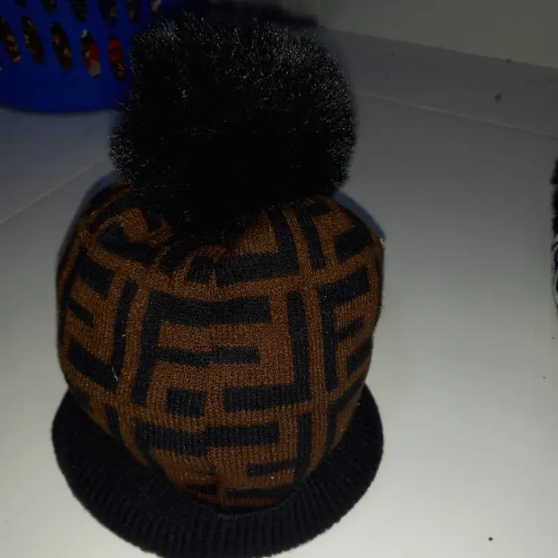 Gorro con Pompon 