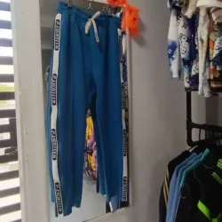 Pantalón Azul De Felpa 