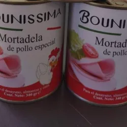 Mortadella de pollo enlatada