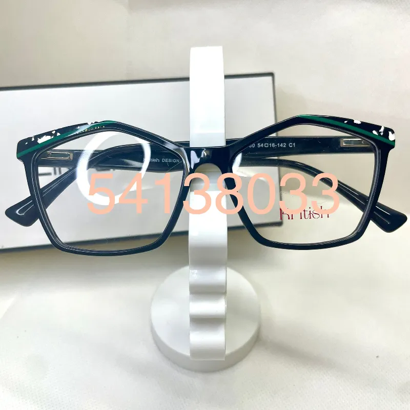 Modelo Kritish Valentina