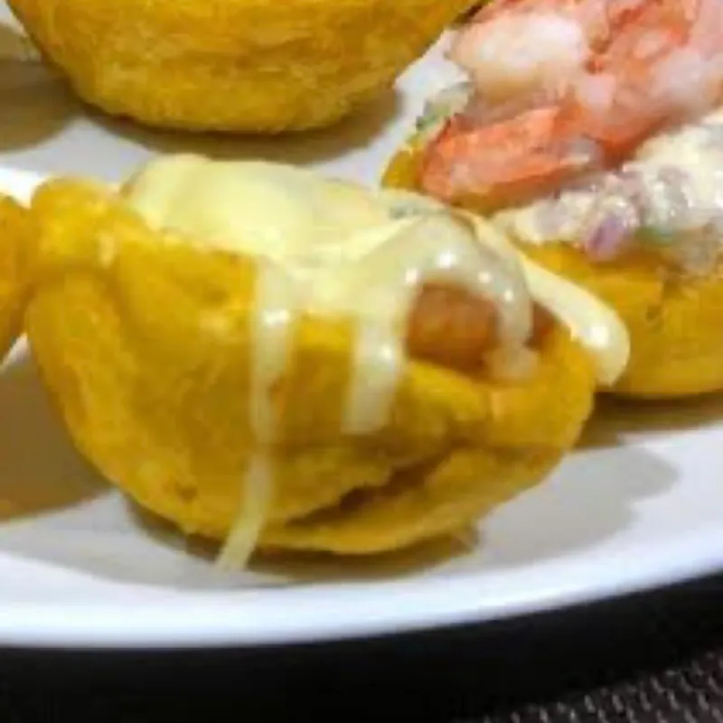 Tostones rellenos de queso 