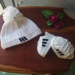 Juego de tenis Adidas y gorrito con pompón!!! 🤩✨