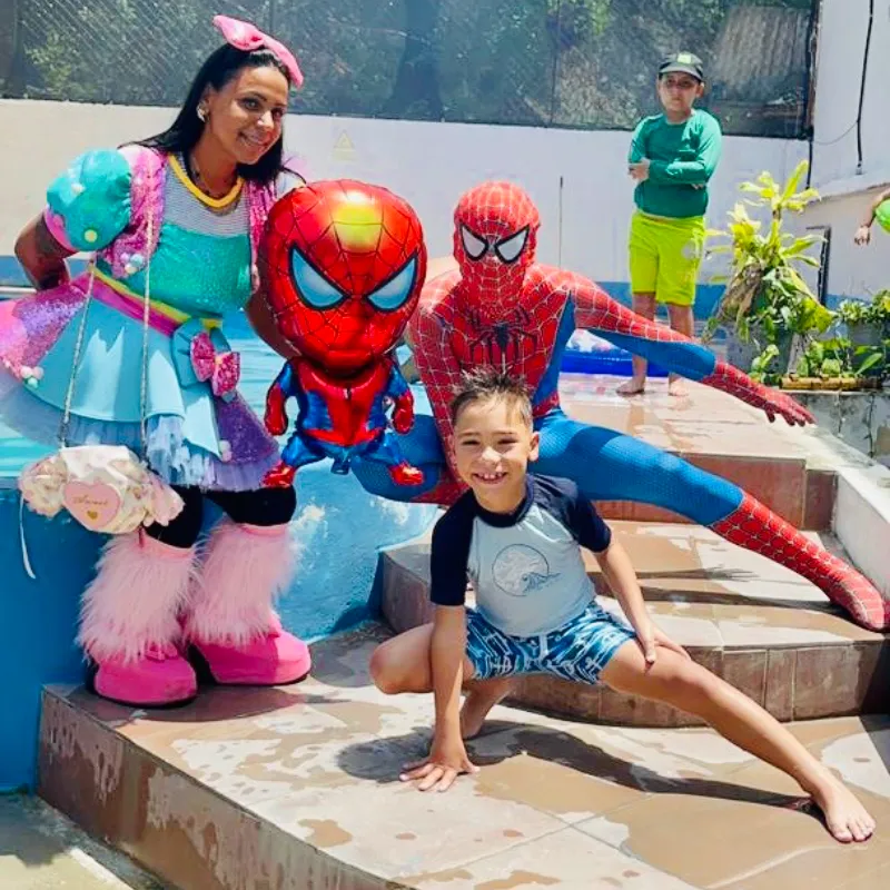 CELEBRA CON SPIDERMAN
