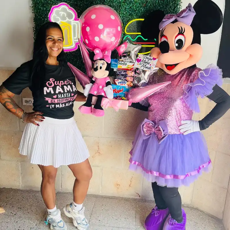 CELEBRA CON DE MINNIE